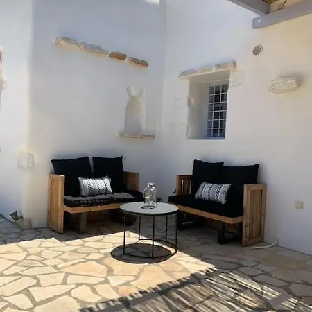 Laugh, On The Limnes Holiday home Parikia (Paros)